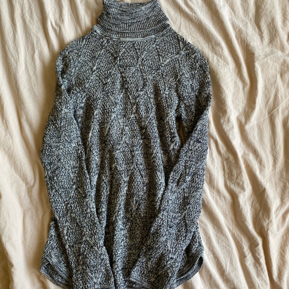 KNIT TURTLENECK
